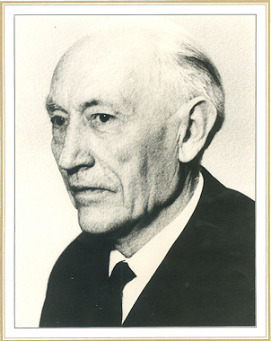 Hermann Koch
Stadtdirektor der Stadt Elze
Juni 1945 ~ Mai 1959