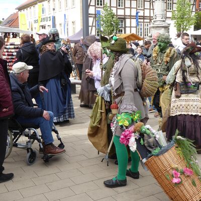 Pl&ouml;tzlich wird es gr&uuml;n in Elze ...