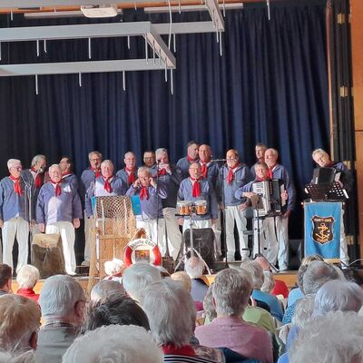 Der Shanty Chor aus Einbeck bereichert das AWO Hafenfest