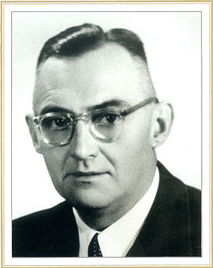 Dr. Hubert Benthues
Bürgermeister der Stadt Elze
Dezember 1951 ~ Dezember 1952